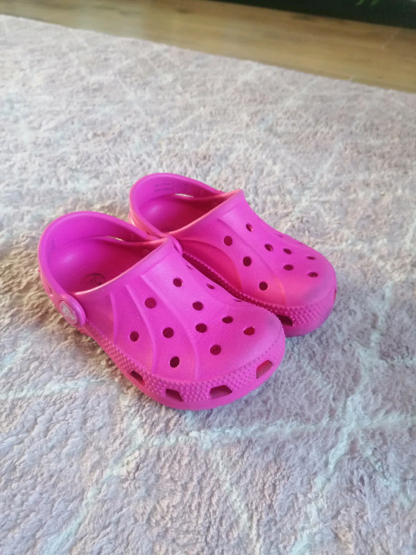 childrens crocs size 9
